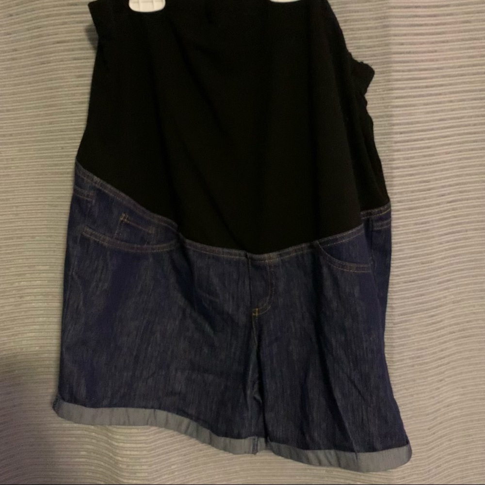 Maternity shorts and capris